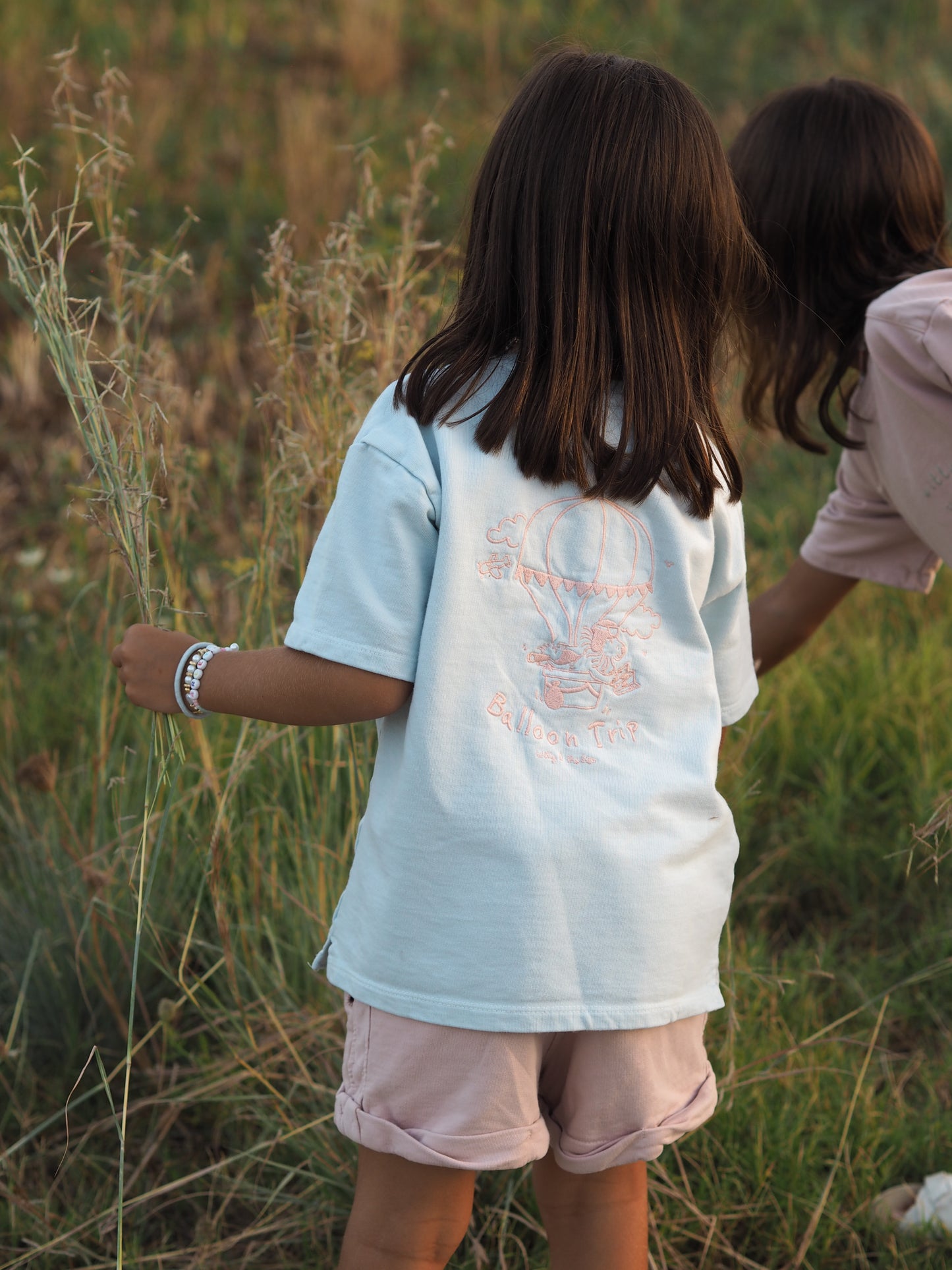 Camiseta Balloon azul y rosa