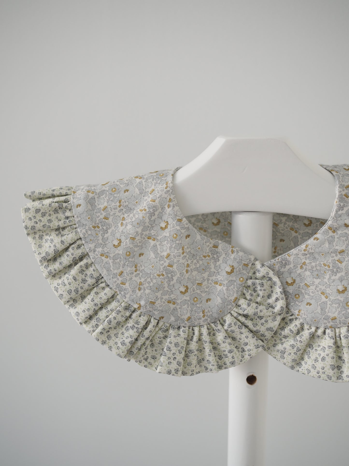 Cuello Gina
