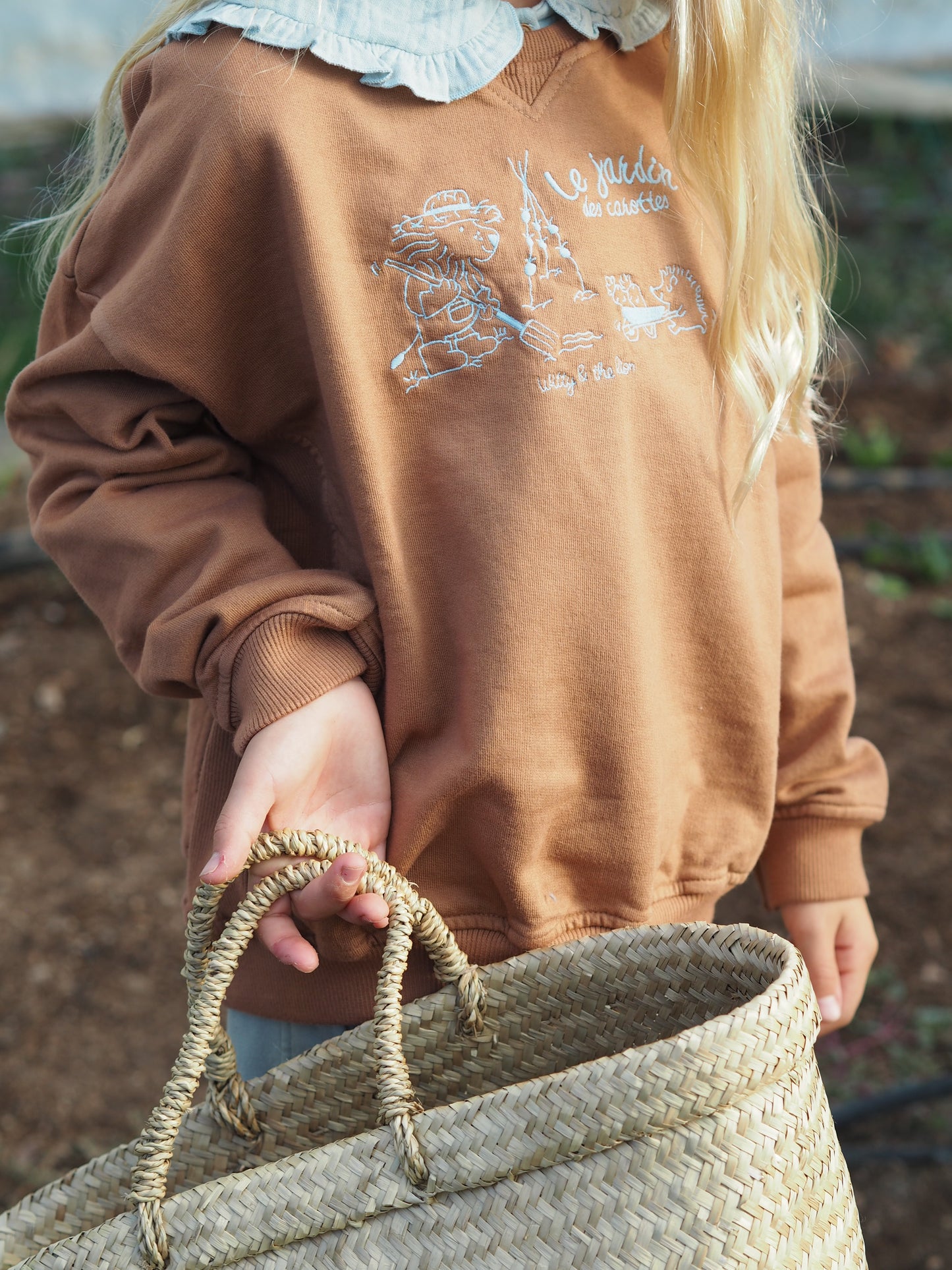 Sudadera bordada 'Le jardin' camel