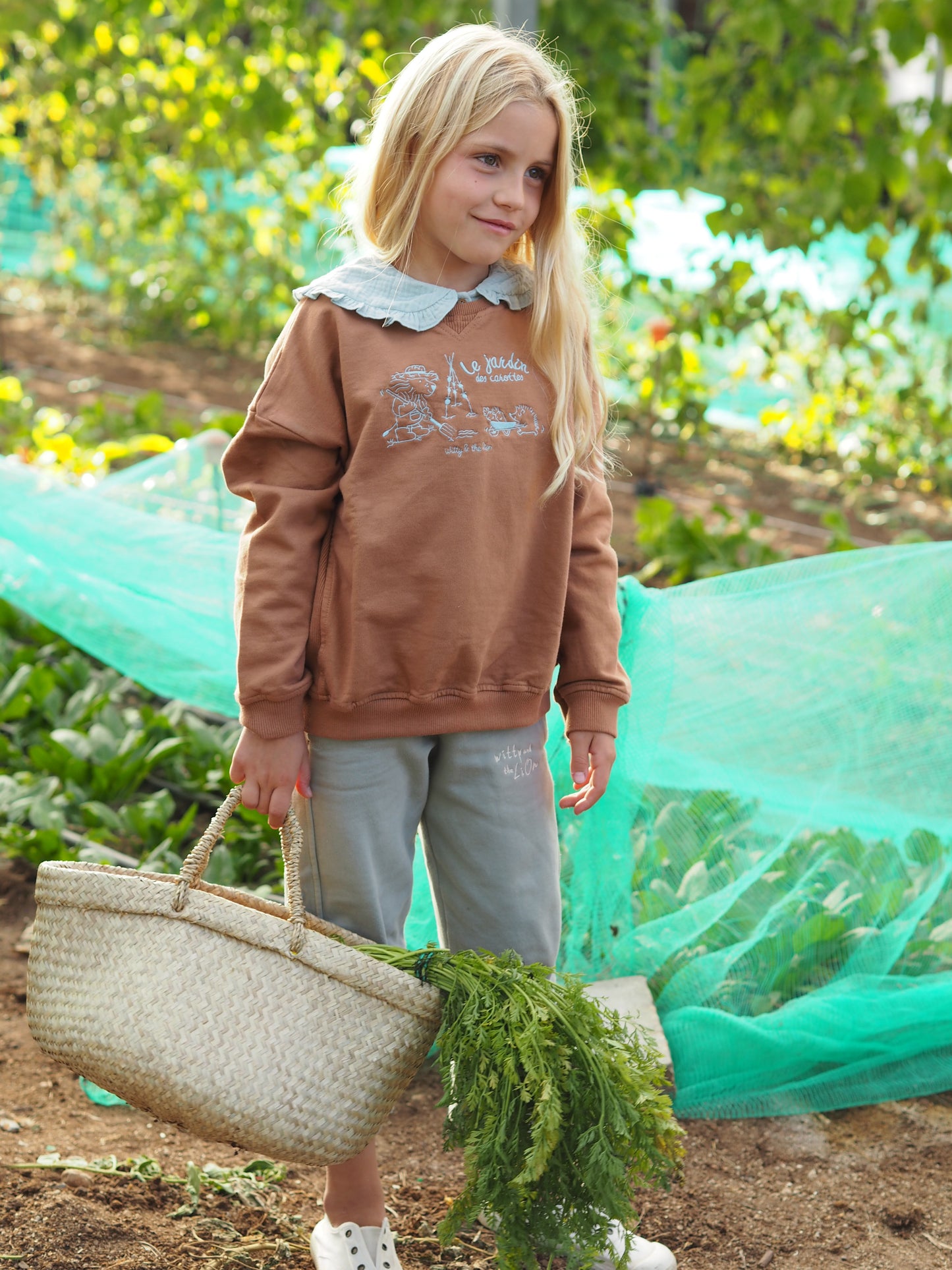Sudadera bordada 'Le jardin' camel
