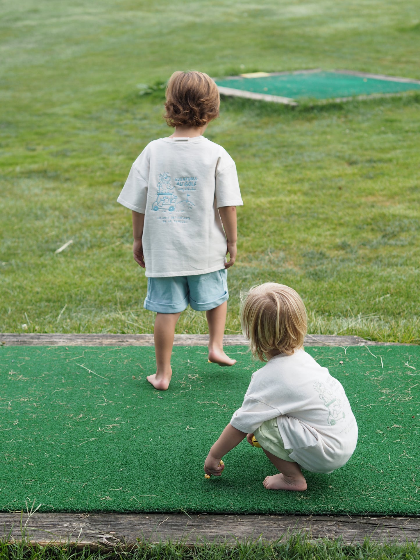 Camiseta Golf beige y azul