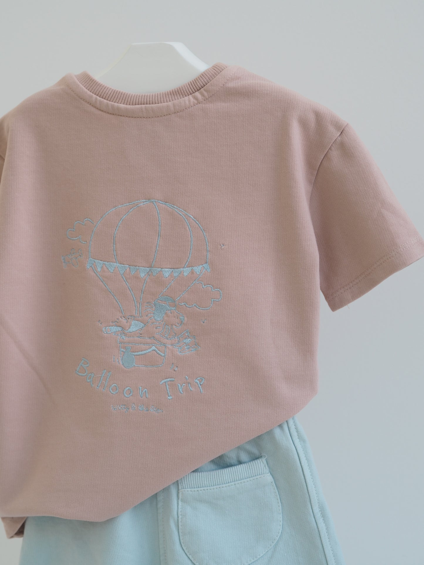 Camiseta Balloon rosa y azul