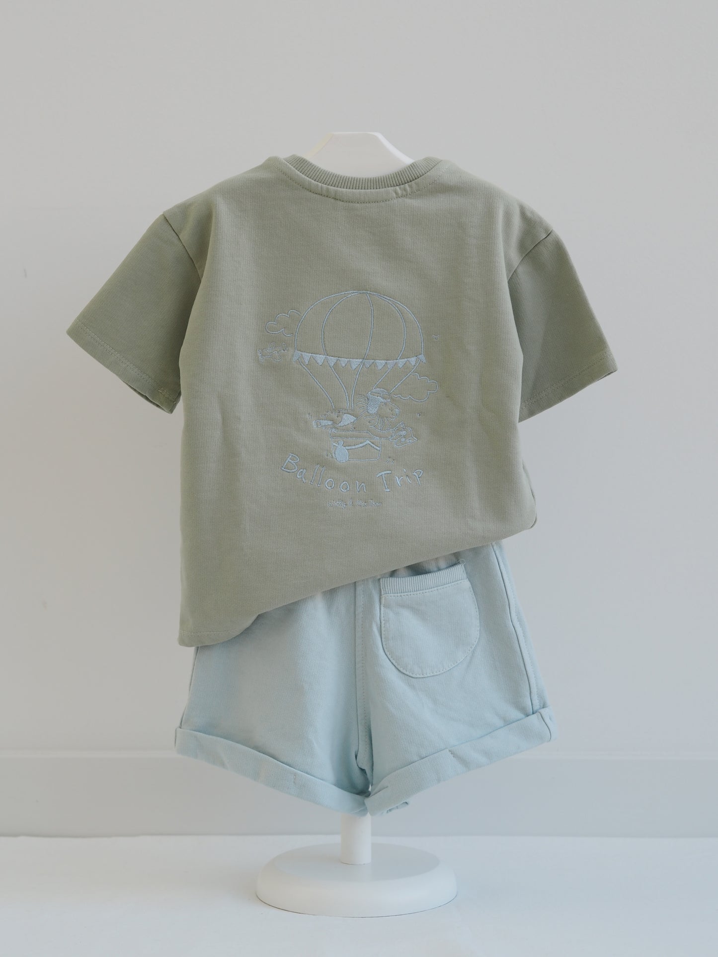 Camiseta Balloon verde y azul