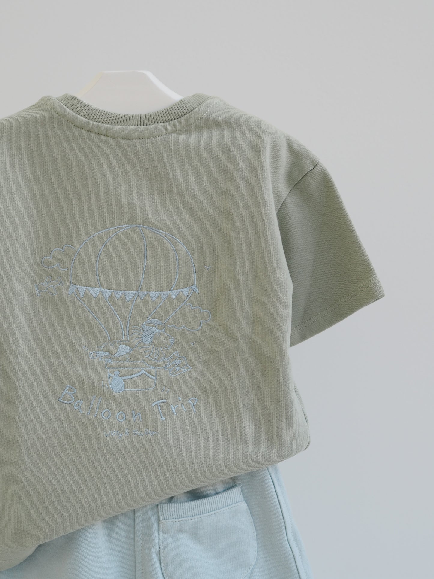 Camiseta Balloon verde y azul