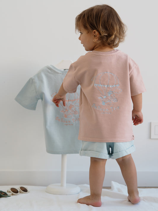 Camiseta Balloon rosa y azul